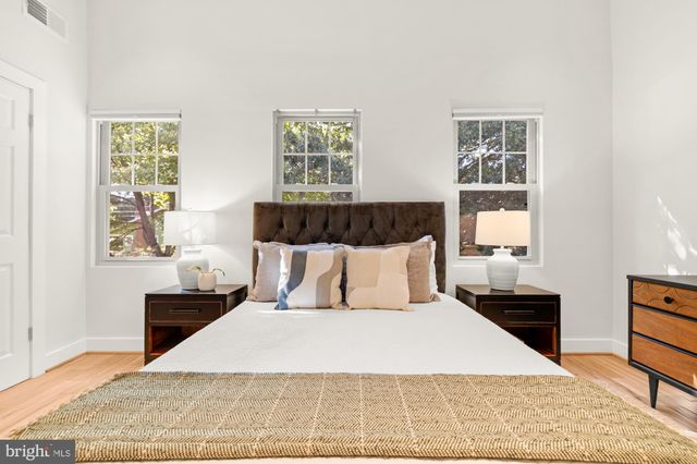 $989,000 | 914 Irving Street Northeast, Washington, DC 20017