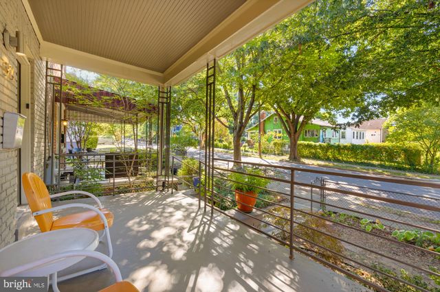 $989,000 | 914 Irving Street Northeast, Washington, DC 20017