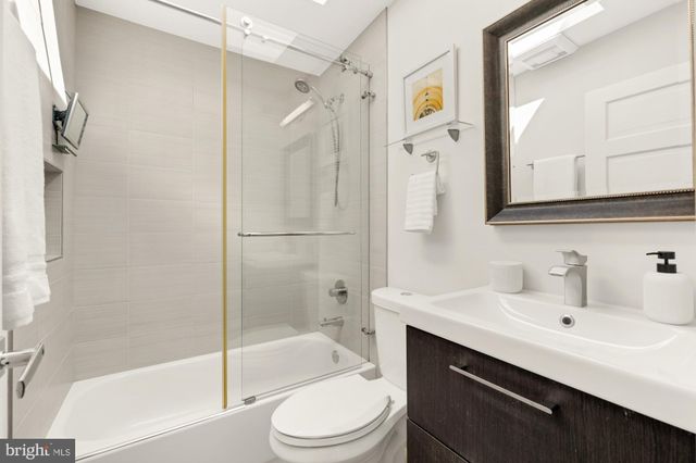 $989,000 | 914 Irving Street Northeast, Washington, DC 20017