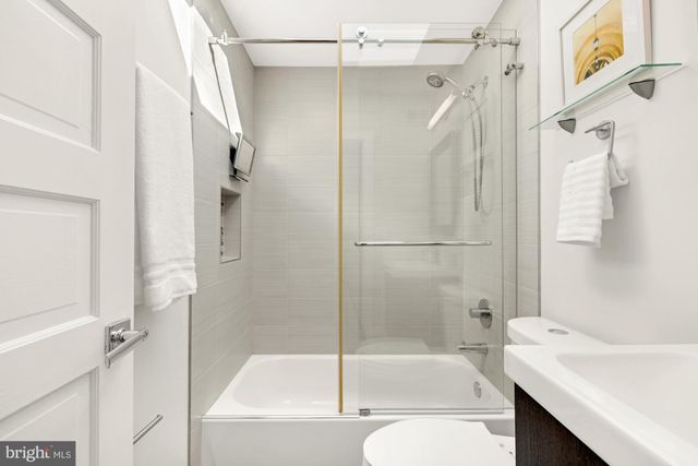 $989,000 | 914 Irving Street Northeast, Washington, DC 20017