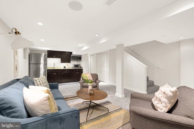 $989,000 | 914 Irving Street Northeast, Washington, DC 20017