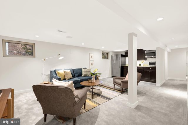 $989,000 | 914 Irving Street Northeast, Washington, DC 20017