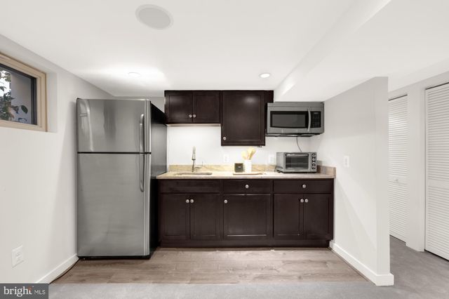 $989,000 | 914 Irving Street Northeast, Washington, DC 20017