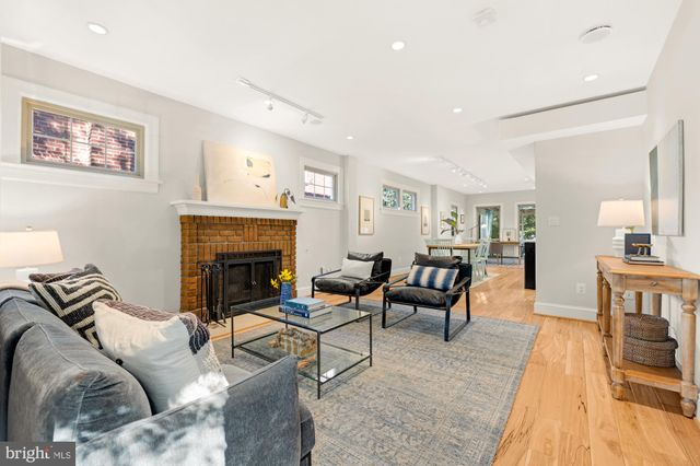 $989,000 | 914 Irving Street Northeast, Washington, DC 20017