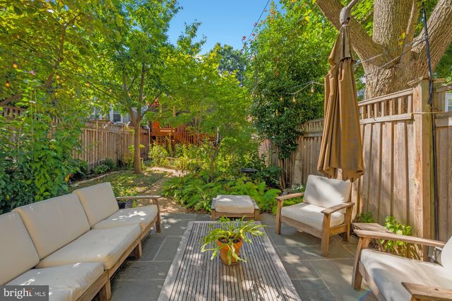 $989,000 | 914 Irving Street Northeast, Washington, DC 20017