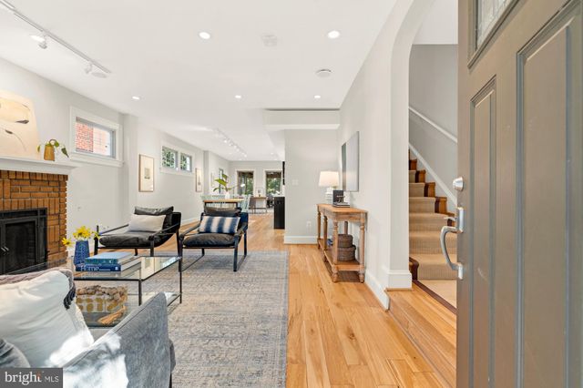 $989,000 | 914 Irving Street Northeast, Washington, DC 20017