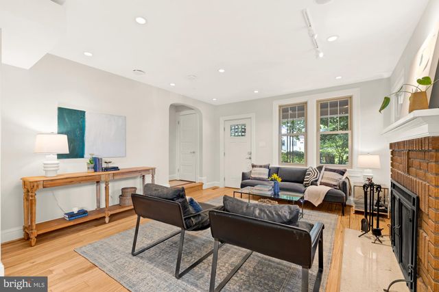 $989,000 | 914 Irving Street Northeast, Washington, DC 20017