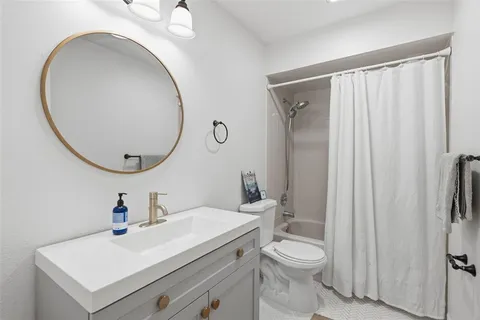 $724,900 | 16909 Rolling Rock Drive, Tampa, FL 33618