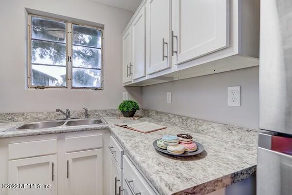 5052 Sunderland Road Jacksonville, FL 32210 - Photo 7 of 15 Kitchen