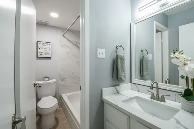 $195,000 | 7931 Ellinger Lane, Houston, TX 77040