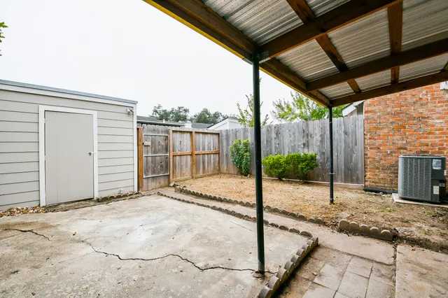 $195,000 | 7931 Ellinger Lane, Houston, TX 77040