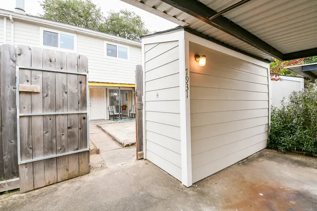 $195,000 | 7931 Ellinger Lane, Houston, TX 77040