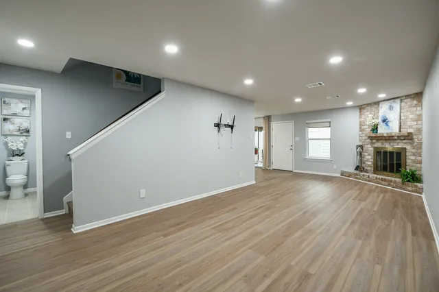 $195,000 | 7931 Ellinger Lane, Houston, TX 77040