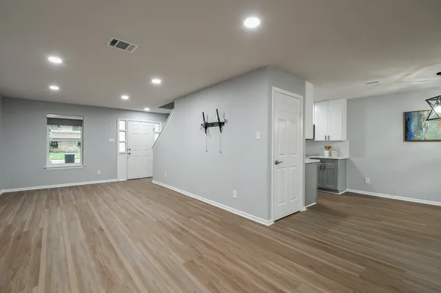 $195,000 | 7931 Ellinger Lane, Houston, TX 77040