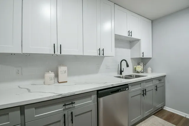 $195,000 | 7931 Ellinger Lane, Houston, TX 77040