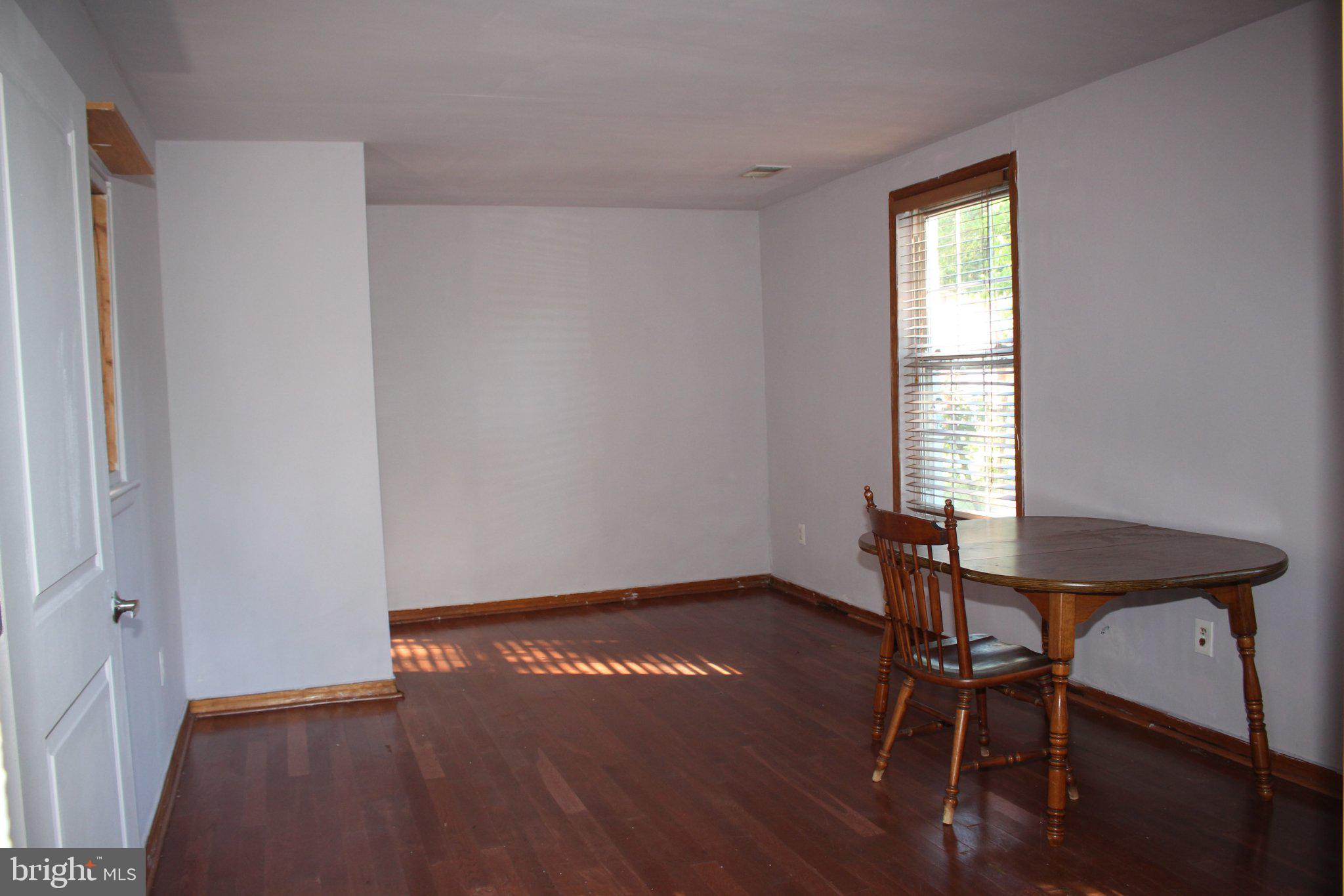 146 Oakmont Road Clementon, NJ 08021 - Photo 22 of 61 Bright and airy space awaits creativity.