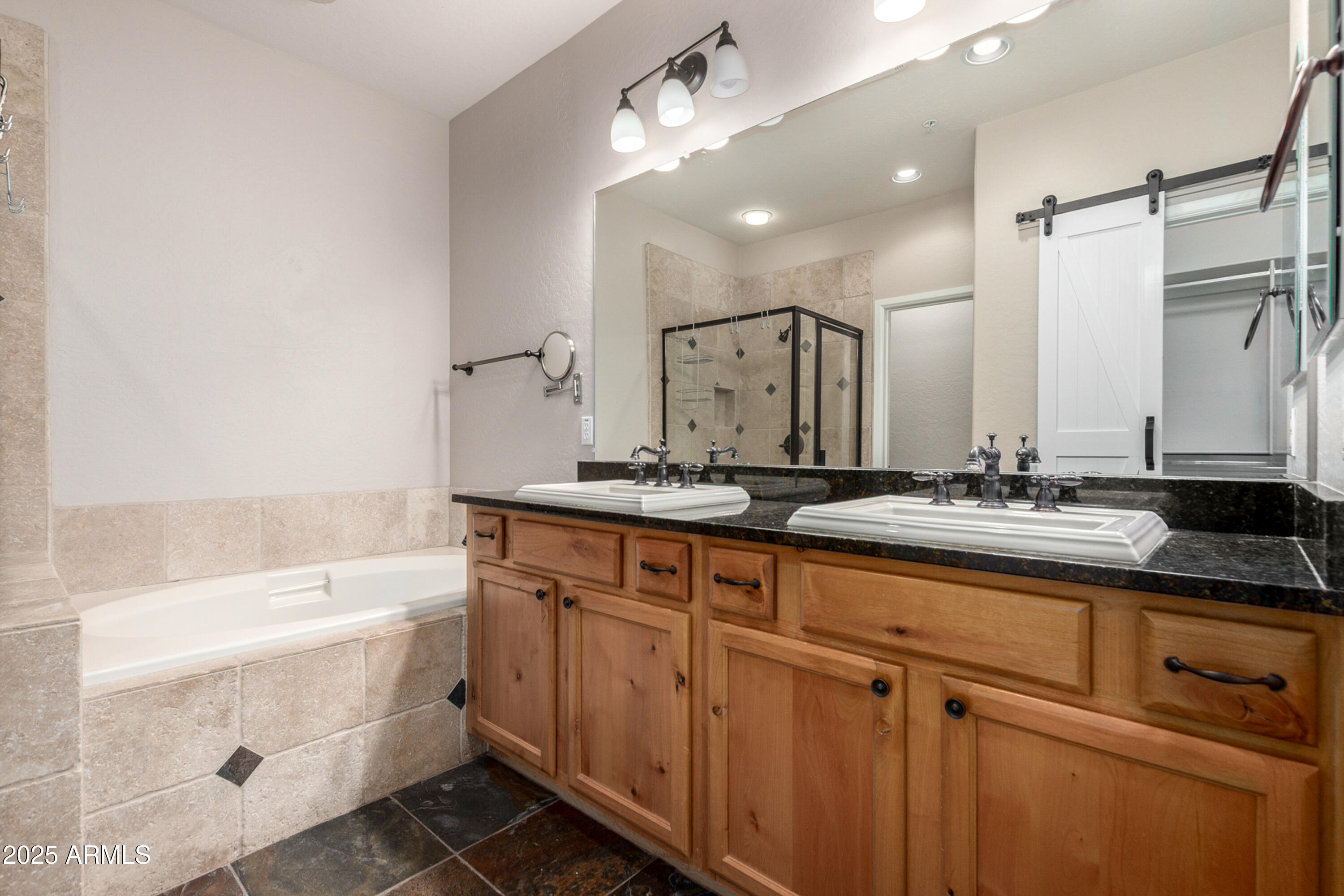 3935 East Rough Rider Road, Unit 1190 Phoenix, AZ 85050 - Photo 9 of 34 Primary Bathroom