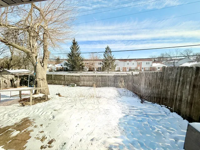 $260,000 | 1341 Beverly Lane, Streamwood, IL 60107