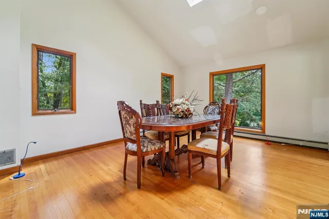 $1,300,000 | 724 Tall Oaks Court, Franklin Lakes, NJ 07417