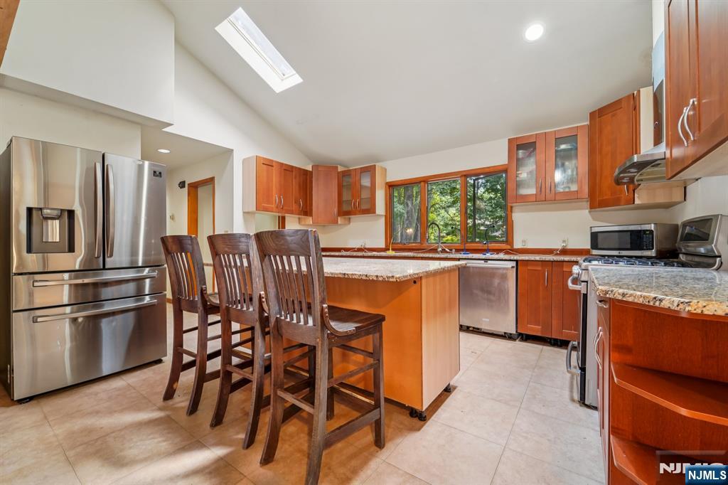 724 Tall Oaks Court Franklin Lakes, NJ 07417 - Photo 12 of 43