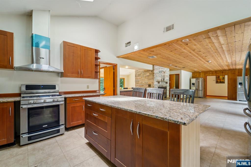 724 Tall Oaks Court Franklin Lakes, NJ 07417 - Photo 14 of 43