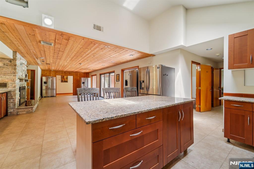 724 Tall Oaks Court Franklin Lakes, NJ 07417 - Photo 15 of 43