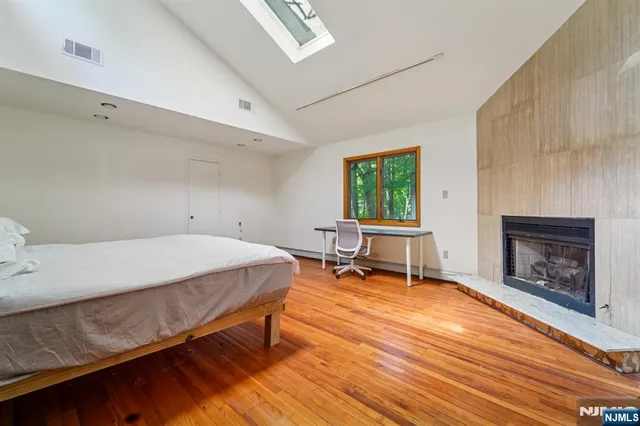 $1,300,000 | 724 Tall Oaks Court, Franklin Lakes, NJ 07417