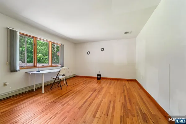 $1,300,000 | 724 Tall Oaks Court, Franklin Lakes, NJ 07417