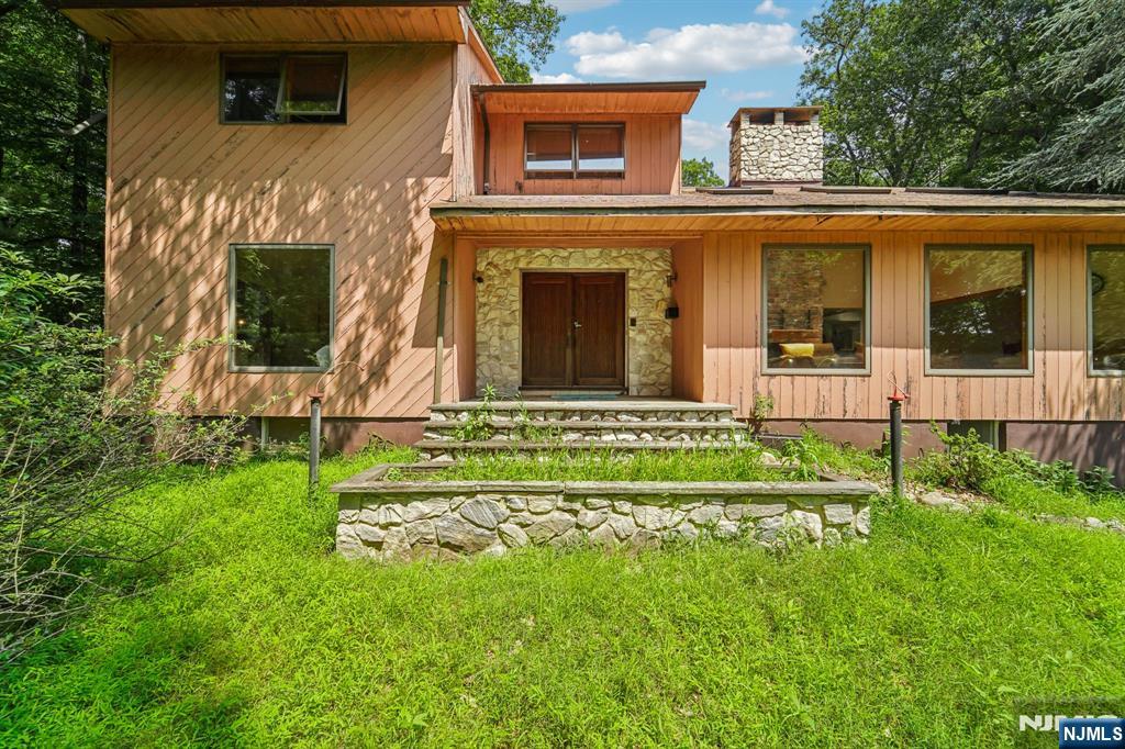 724 Tall Oaks Court Franklin Lakes, NJ 07417 - Photo 3 of 43