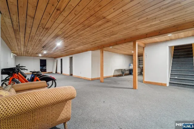 $1,300,000 | 724 Tall Oaks Court, Franklin Lakes, NJ 07417