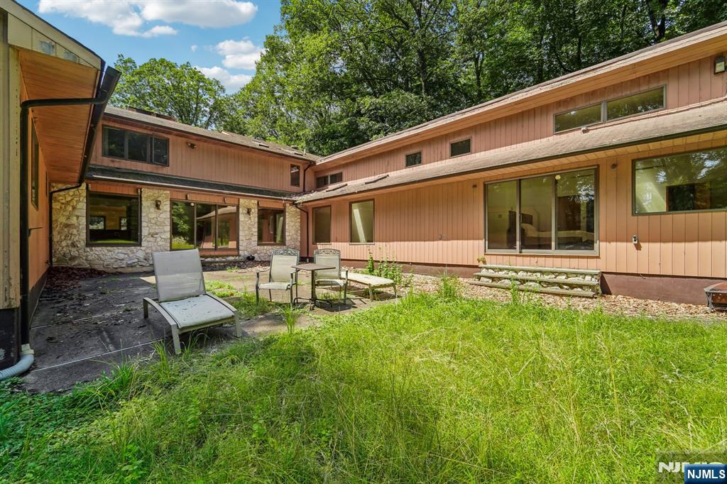 724 Tall Oaks Court Franklin Lakes, NJ 07417 - Photo 36 of 43