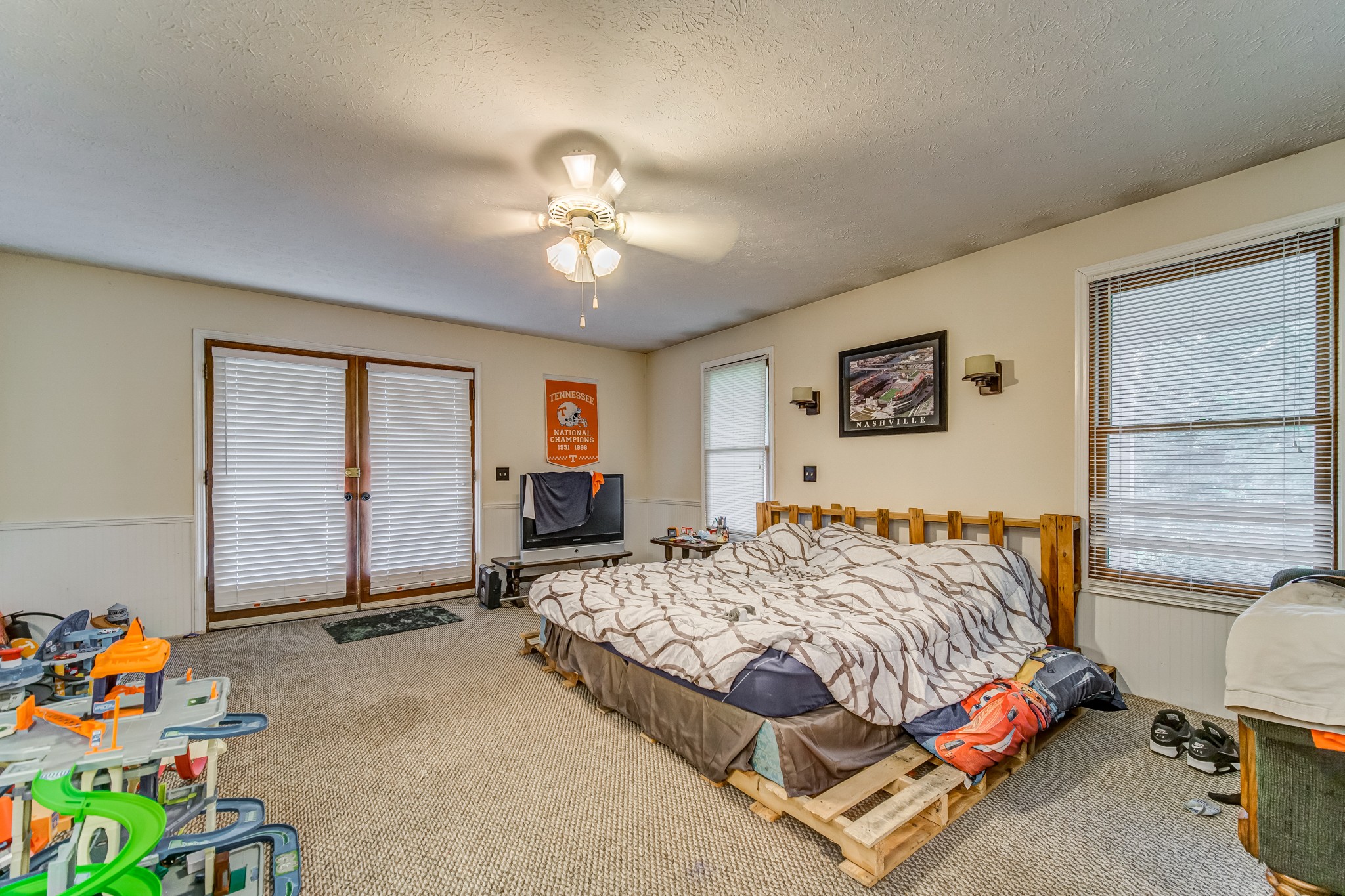 3545 Kelton Jackson Road Springfield, TN 37172 - Photo 23 of 47 a bedroom with a bed a window and dresser