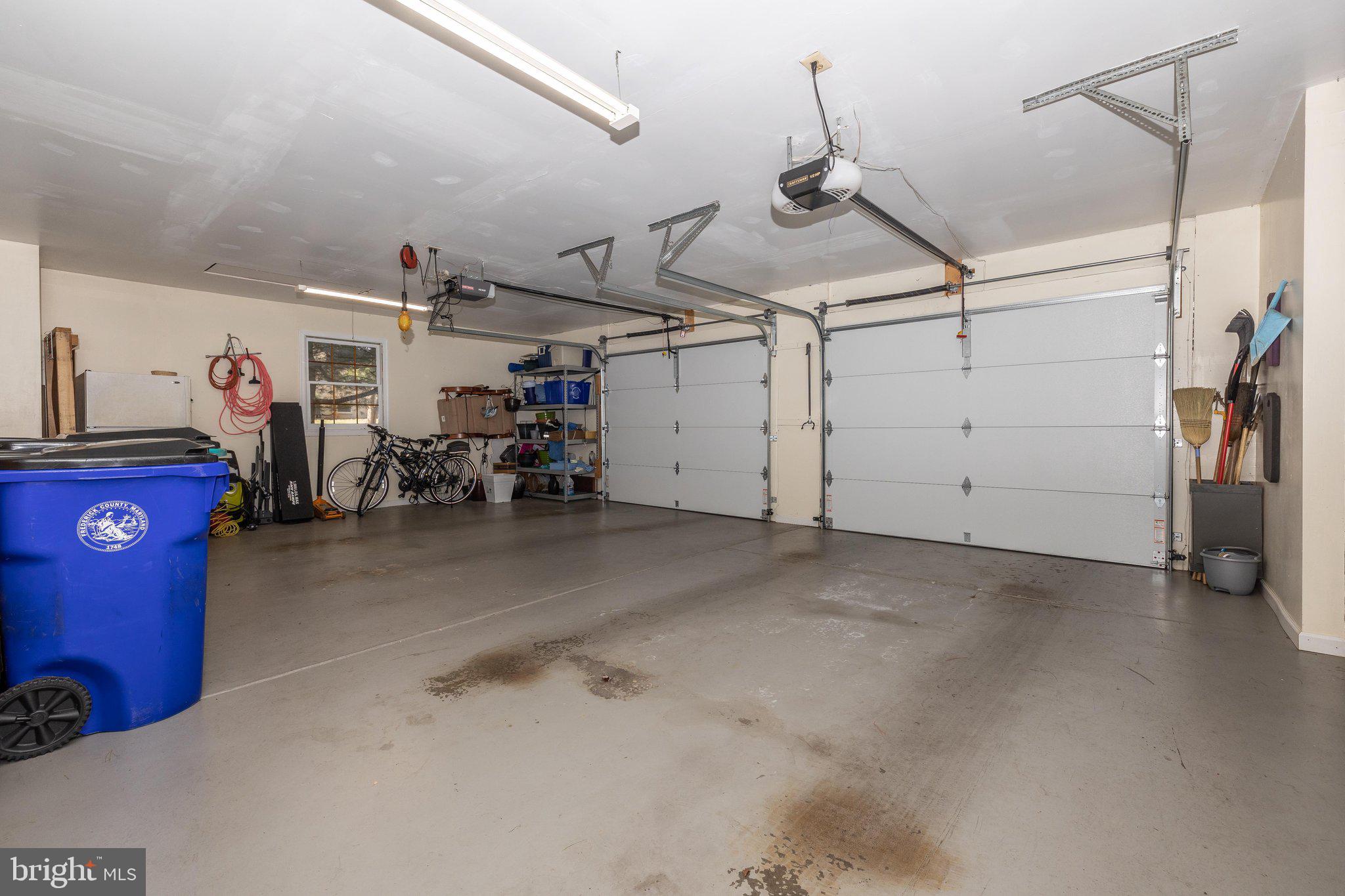 11405 Ridge Lane Monrovia, MD 21770 - Photo 20 of 74 Garage