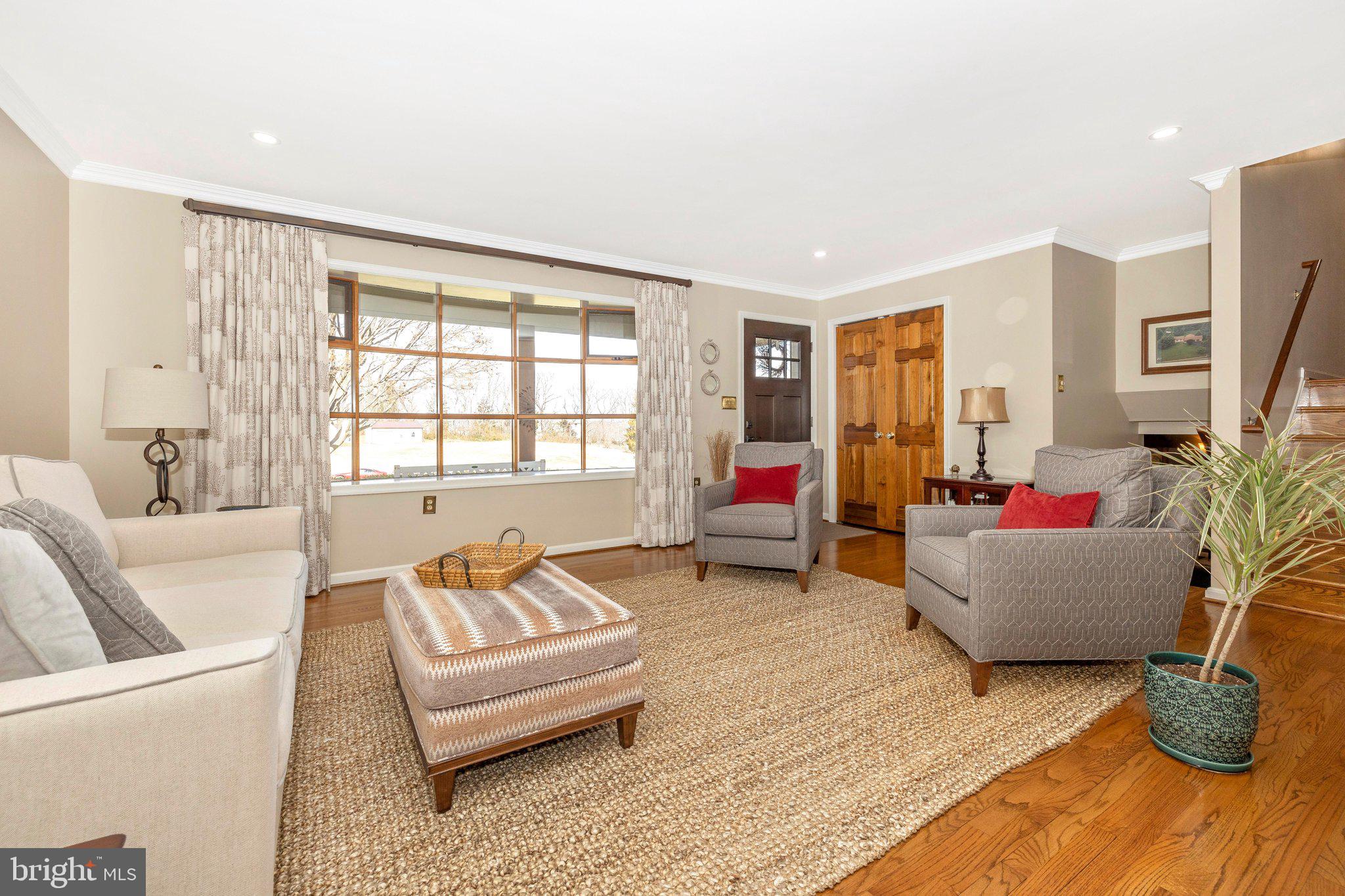 11405 Ridge Lane Monrovia, MD 21770 - Photo 5 of 74 Living Room