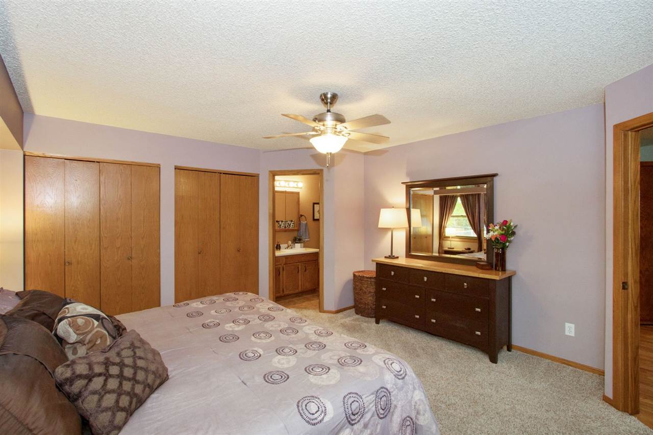 1935 Holiday Road Coralville, IA 52241 - Photo 13 of 31 Gallery Image 13