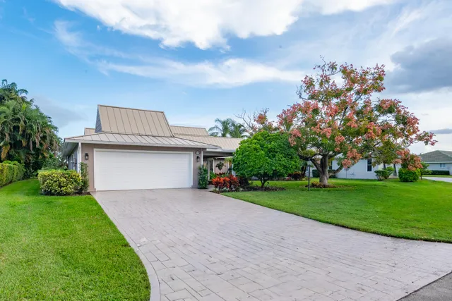 a front view of house with yard
