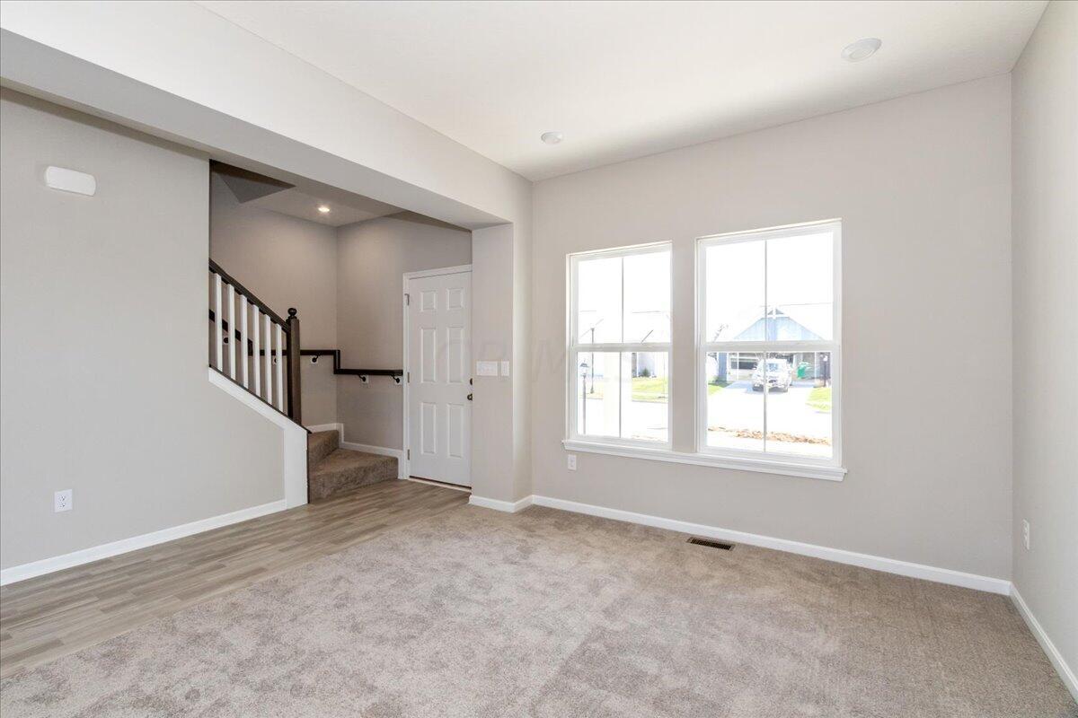 453 Randall Road Delaware, OH 43015 - Photo 15 of 37 15-Living Room