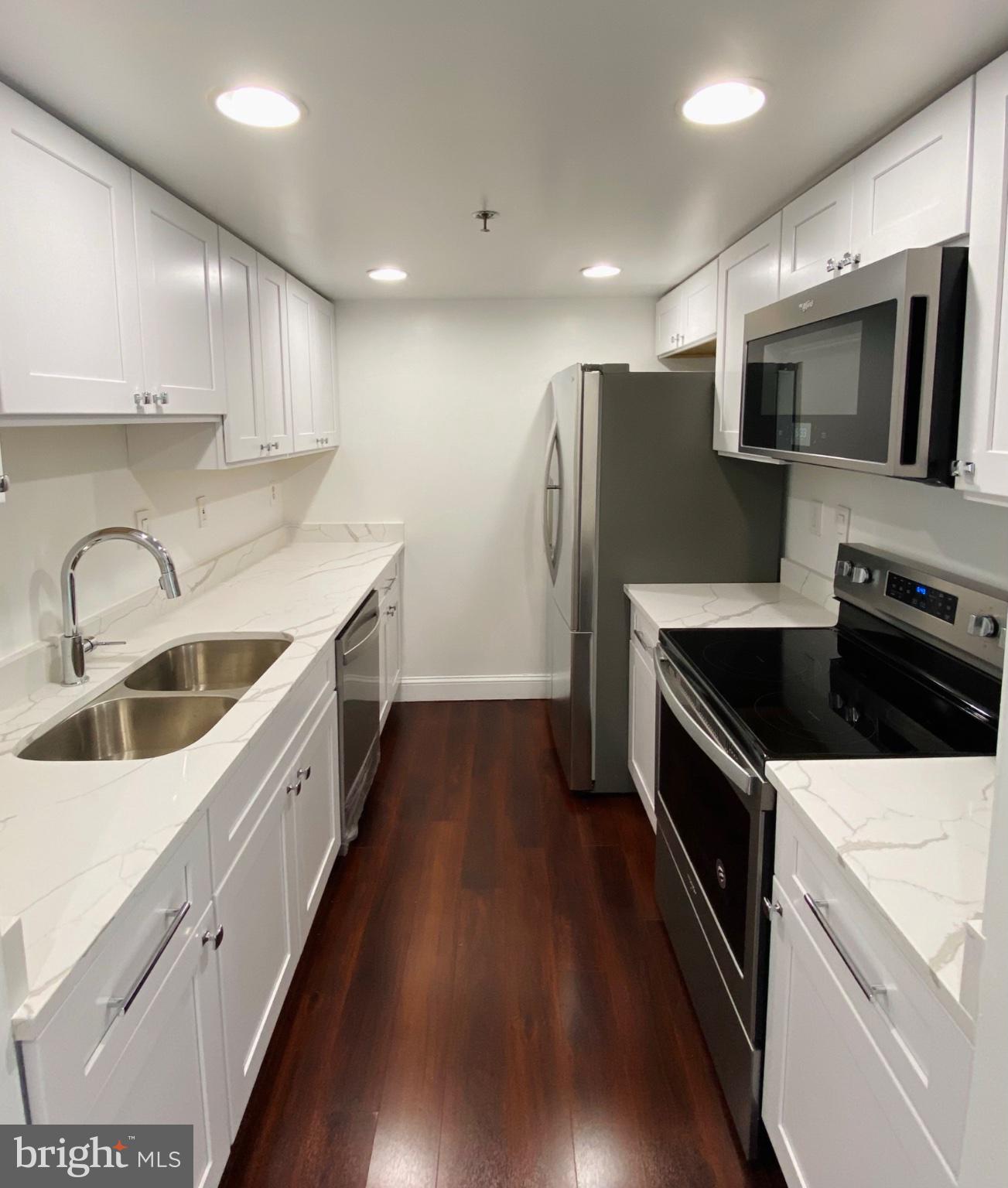 5911 Edsall Road, Unit PH03 Alexandria, VA 22304 - Photo 4 of 31 Complete kitchen upgrade