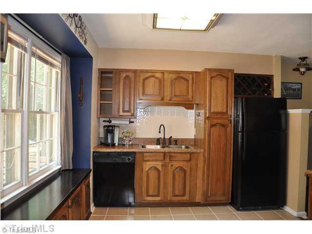 1003 Oakview Road High Point, NC 27265 - Photo 2 of 11 Kitchen.