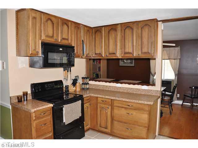 1003 Oakview Road High Point, NC 27265 - Photo 3 of 11 Kitchen.