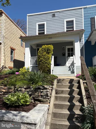 $2,600 | 225 East 5th Street, Frederick, MD 21701