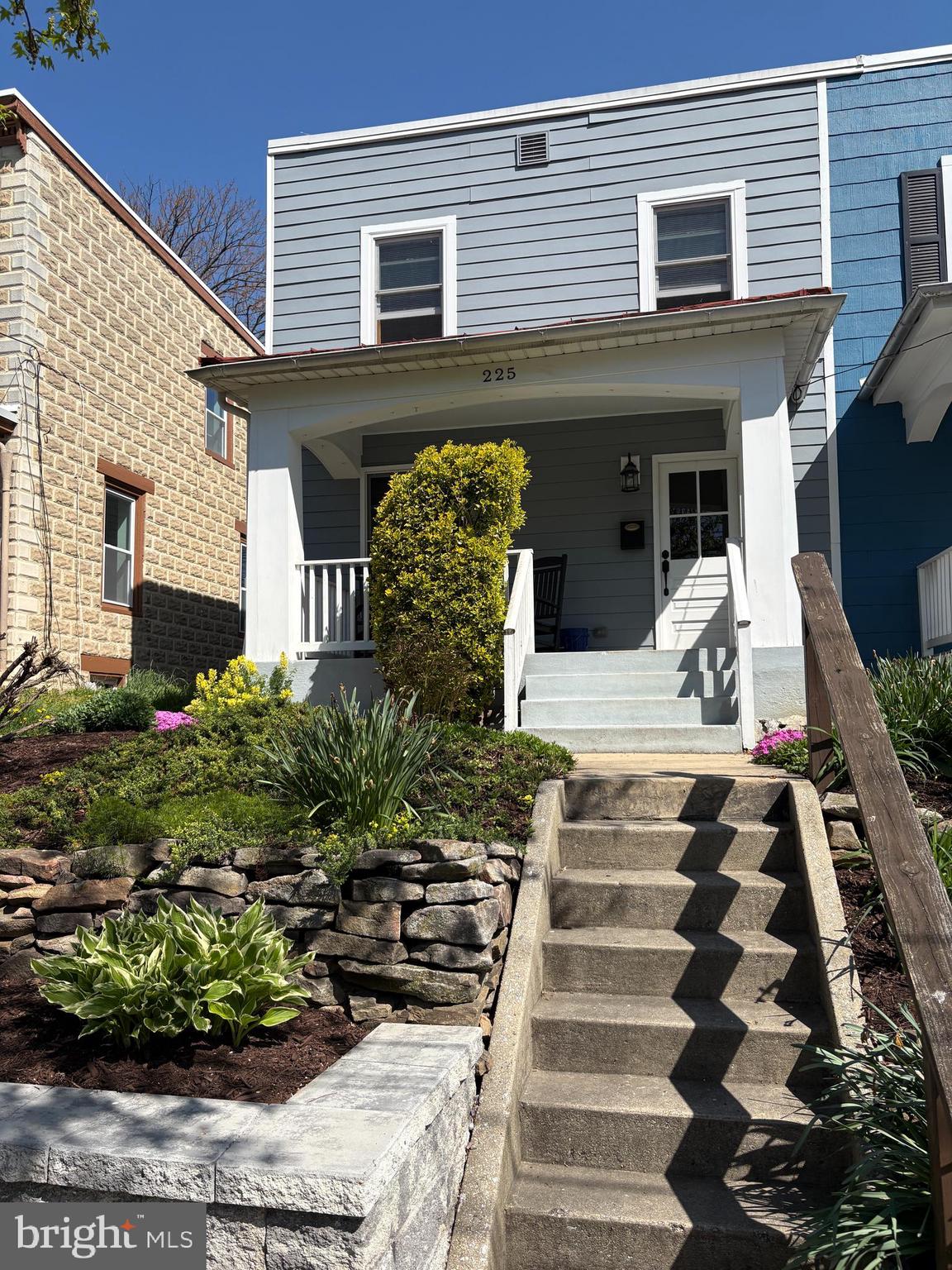 a front view of house with yard