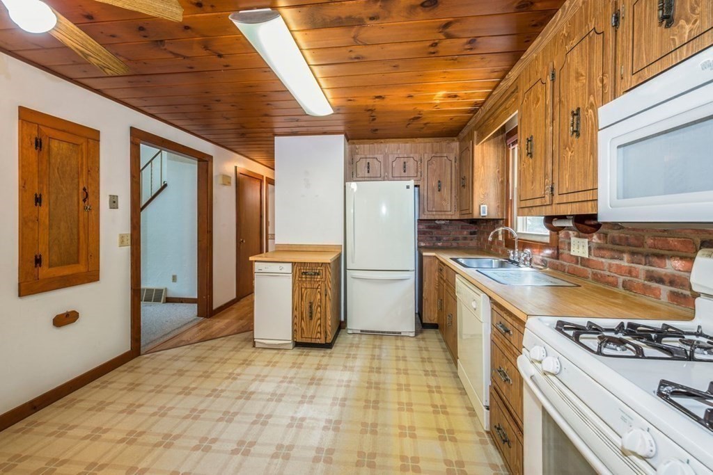 87 Boot Pond Road Plymouth, MA 02360 - Photo 13 of 33 Gallery Image 13