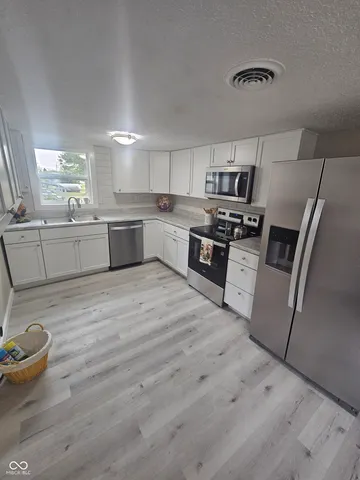 $194,500 | 208 East Midway Street, Colfax, IN 46035