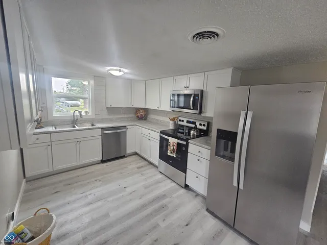 $194,500 | 208 East Midway Street, Colfax, IN 46035