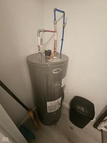 $194,500 | 208 East Midway Street, Colfax, IN 46035