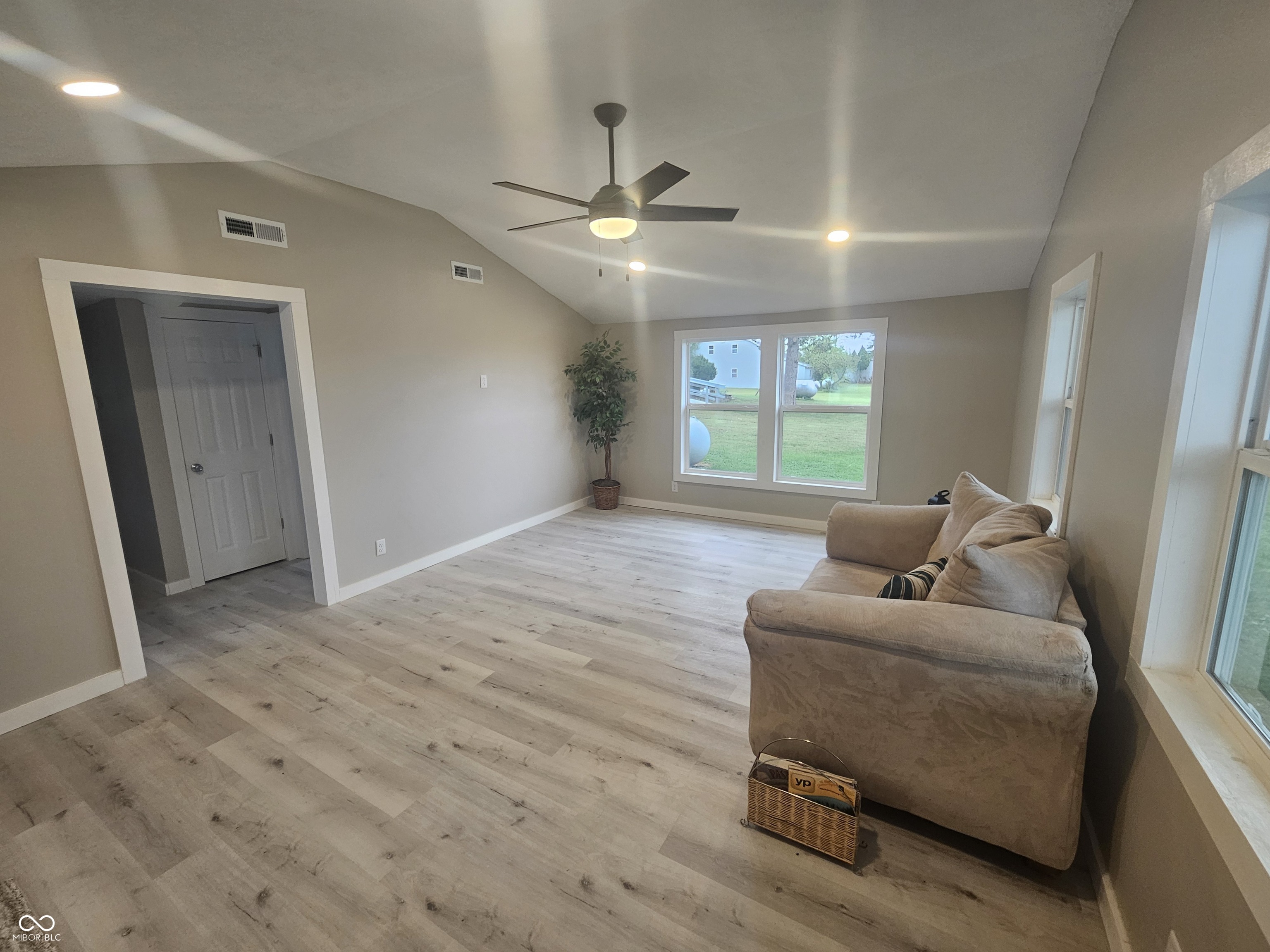 208 East Midway Street Colfax, IN 46035 - Photo 8 of 24