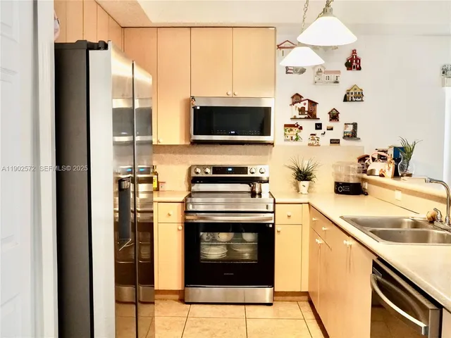 $458,400 | 2048 Northeast 35th Avenue, Homestead, FL 33033