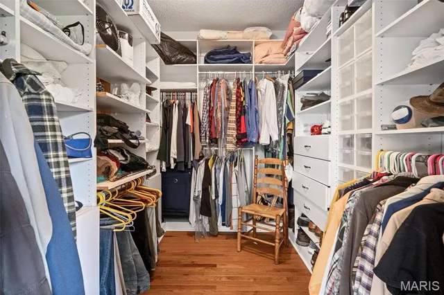 $765,000 | 1255 Walnut Hill Farm Drive, Chesterfield, MO 63005