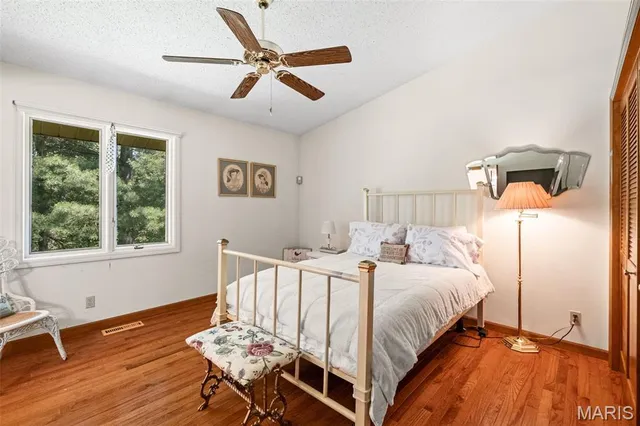 $765,000 | 1255 Walnut Hill Farm Drive, Chesterfield, MO 63005